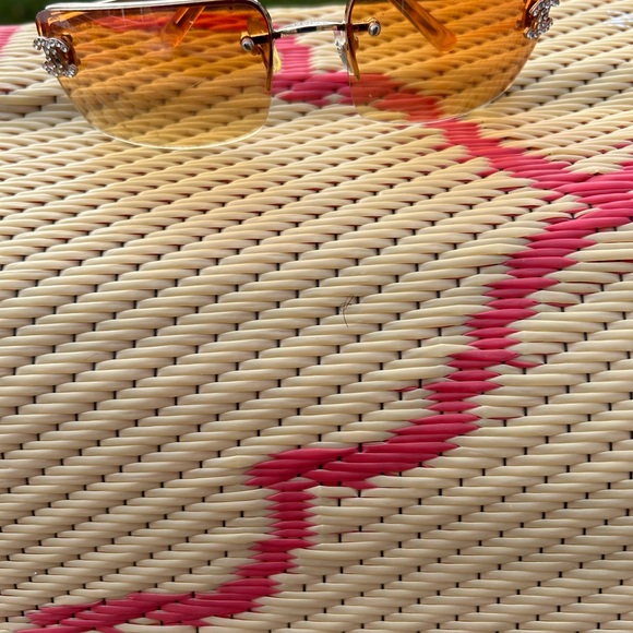 Chanel Vintage Sunglasses with rhinestone CC’s. - Picture 3 of 13